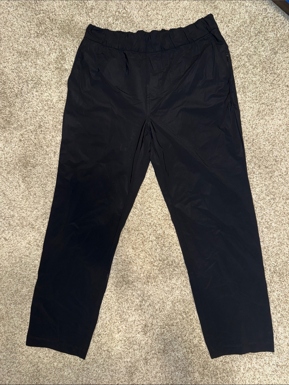 Vuori Women's Black Ankle-Length Elastic-Waist Pants
